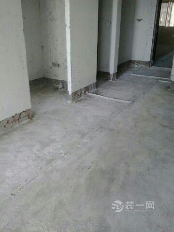 现代二居室装修施工现场