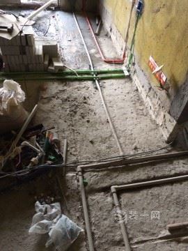 温馨现代风格旧房改造施工现场